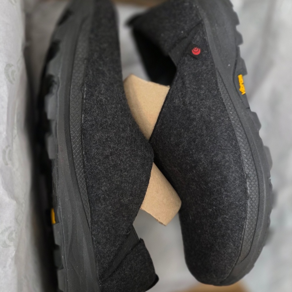 Topo Athletic Men’s REKOVR 2 Recovery Shoes – Size 10 – Excellent Condition